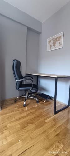 Spacious Modern Apartment with Private Parking, Skopje (foto 11)