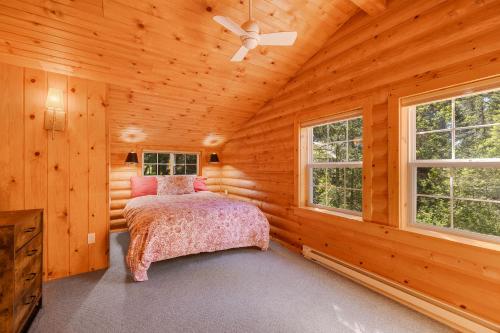 Rocky Shore Escape by Casago McCall - Donerightmanagement