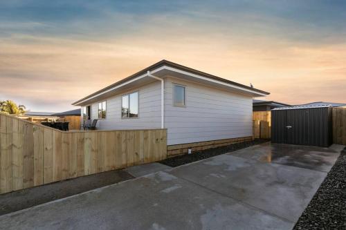 Modern on Malthus, Foxton Beach (photo 9)