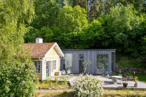 Beautiful luxury family home surrounded by nature and water and only 15 minutes from city center, Stockholm (fotografie 7)