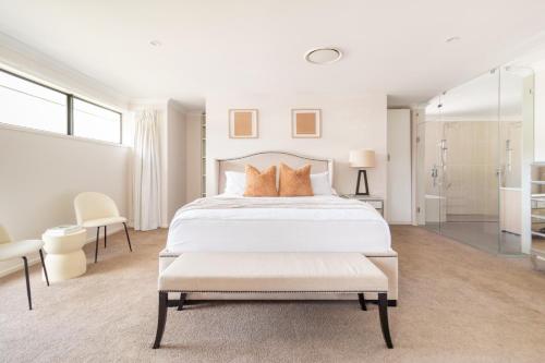 Luxury Spacious 5 Bedroom Family Modern Villa Sleeps 10