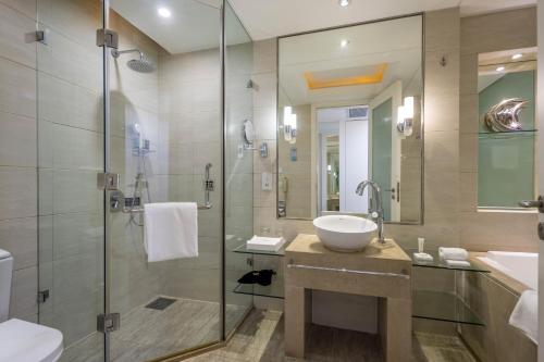 room detail thumbnail 2