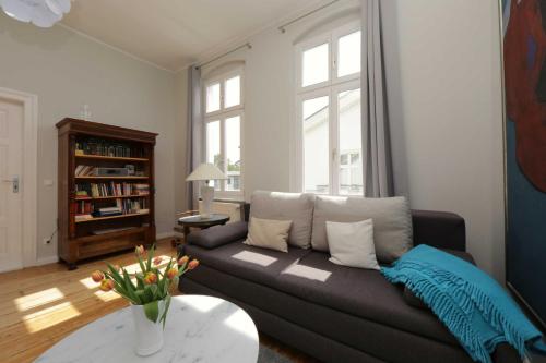 One-Bedroom Apartment with Shower