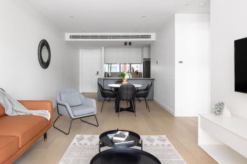 One-Bedroom Apartment with Study image 10