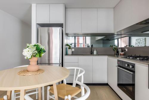 One-Bedroom Apartment with Study image 6