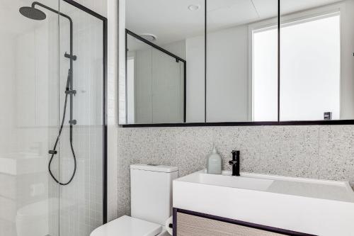 Three-Bedroom Apartment image 4