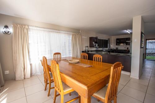 Azriel 4 in Shelly Beach