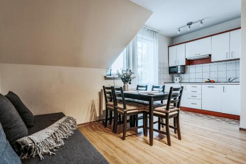 One-Bedroom Apartment image 7