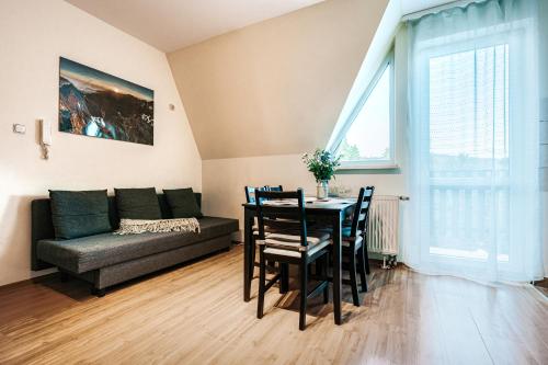 One-Bedroom Apartment image 3