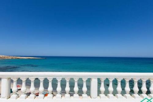 Iekārtas, Dar Barsha: Beach front white sand and happiness in Raf Raf
