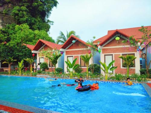 TRANG AN NATURAL MOUNTAINSIDE HOMESTAY