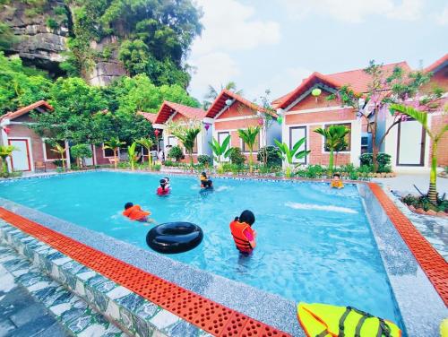TRANG AN NATURAL MOUNTAINSIDE HOMESTAY