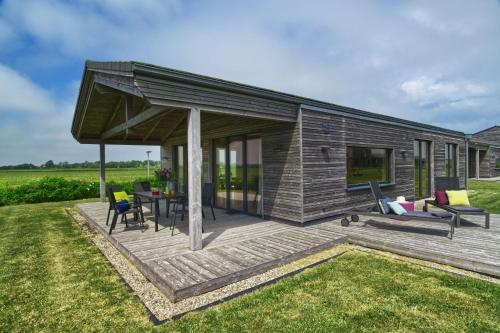 Gud Jard Lodge Nr 06 - Design-Ferienhaus mit exklusiver Ausstattung 2.9km von Pellworm entfernt