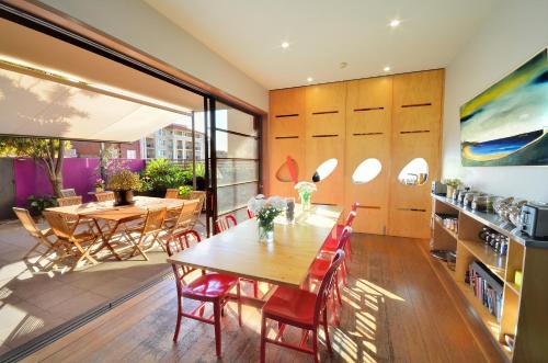 Bar/lounge, Dive Hotel Coogee Beach in Coogee Beach