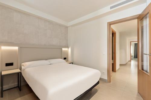 Apartment with Sea View image 2