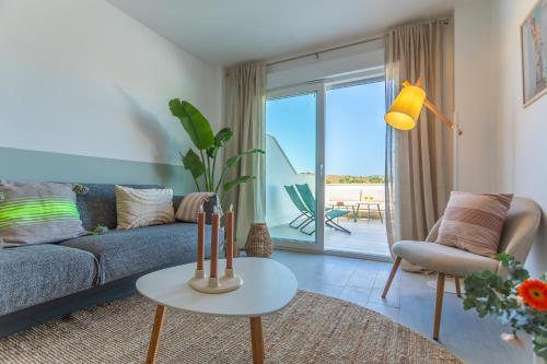 Gran terraza con vistas, Piscina & WIFI - Aparcamiento privado in ทาริฟา