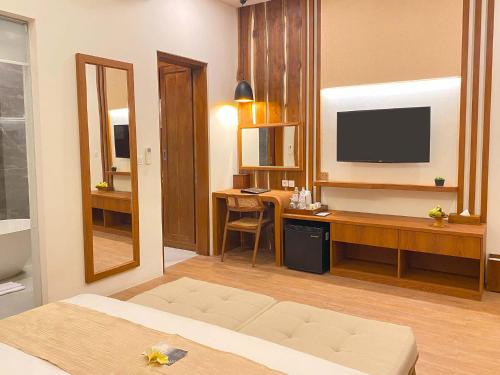 Deluxe Double Room image 1