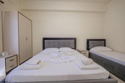 Rest Hour Hotel – Ksamil, OR