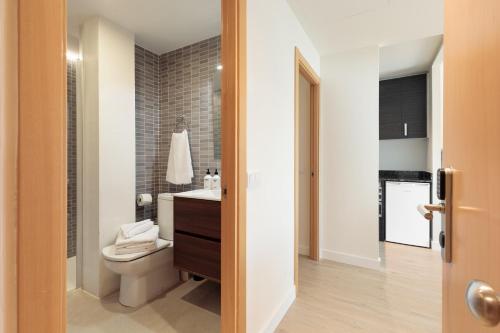 One-Bedroom Apartment Mountain View(2 Adults + 1 Child) image 6