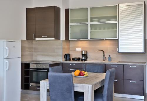 Helios Studios & Apartments - image 5
