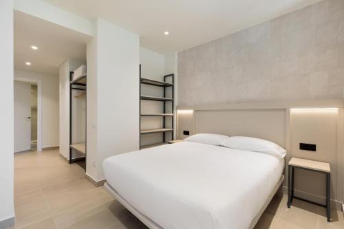 Studio Apartment with Sea View image 6