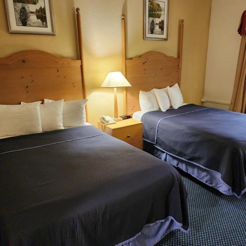 Katahdin Inn & Suites - image 13