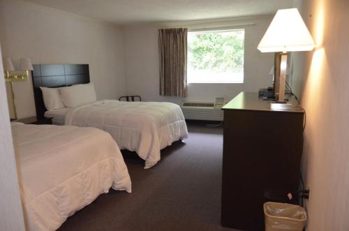 French Creek Inn French Creek Inn is a popular choice amongst travelers in Oaks (PA), whether exploring or just passing through. The hotel offers a high standard of service and amenities to suit the individual needs o