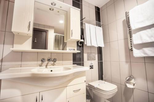 Highway Otel - image 13