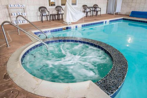 Comfort Suites Castle Rock - image 7
