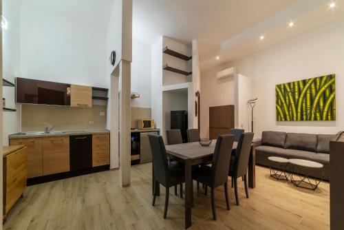 Trastevere Three Cozy Rooms, Rzym