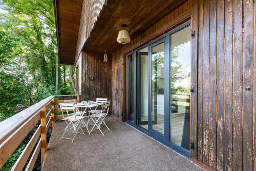 La Cabane Ô Rêves (La Cabane O Reves) in Taponas