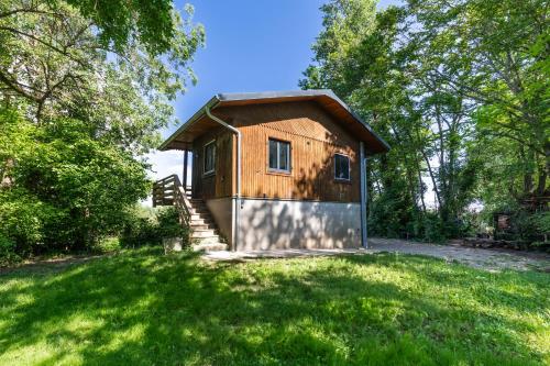 La Cabane Ô Rêves (La Cabane O Reves) in Taponas