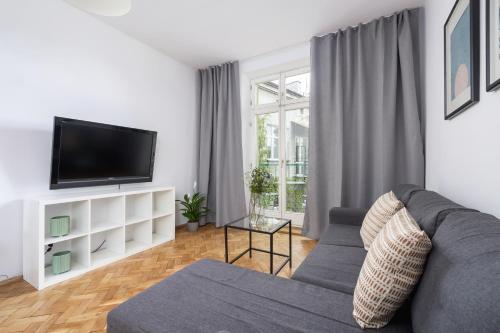 1-Bedroom Apartment with Balcony - Długa 65, Краков