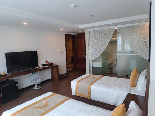 Standard Twin Room image 2