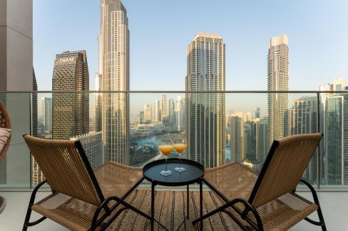 ULTRA Luxury 4 Bedroom Apartment with Burj Khalifa & Fountain views, Дубай (фото 2)