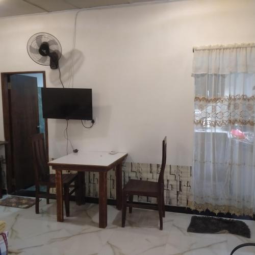 One-Bedroom Apartment image 3