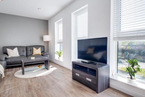 Pluxa Opal - Room darkening blinds & Free Parking, Birmingham (Foto 7)