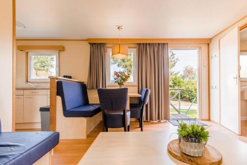 2 bedrooms, 3 beds