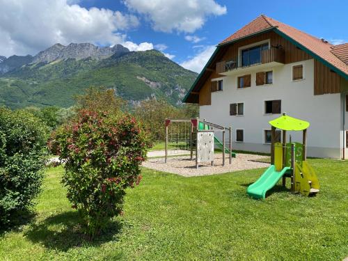 kinderspeeltuin, AU COEUR DU GOLF , Giez, proche Lac d' Annecy in Giez