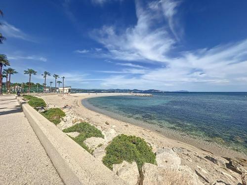 Appartement T2 lumineux proche plage avec parking privé - FR-1-770-27 - image 5