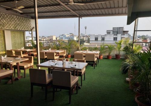 Hotel Galaxy, Indore