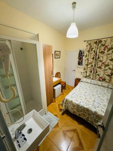 Hostal Fuentesol, Madrid (photo 7)