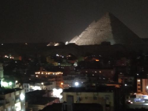 Honeymoon 6 pyramids view inn - main image