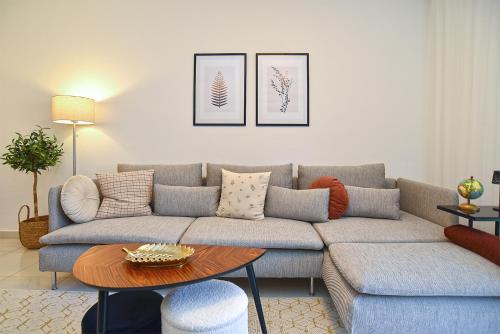 One-Bedroom Apartment image 5