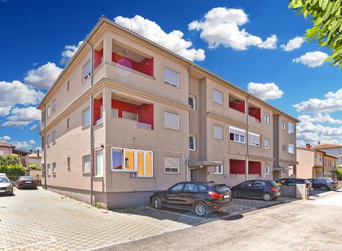 One-Bedroom Apartment image 2