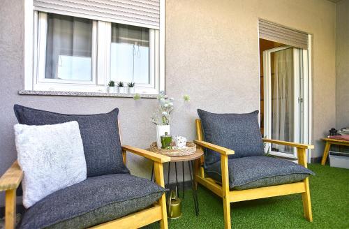 One-Bedroom Apartment image 1