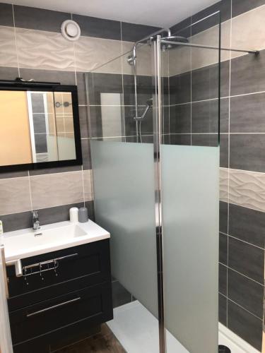 Shower, Chalet Les Accacias in Lalouvesc