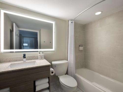 2 Bedroom King Family Suite image 2