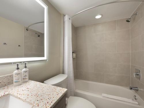 2 Bedroom King Family Suite image 1