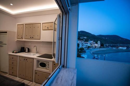 Superior Two-Bedroom Deluxe Apartment with Ocean View image 10